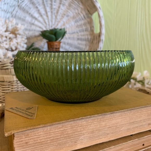 Vintage Glass Bowl / Decor🐢 - Picture 5 of 7